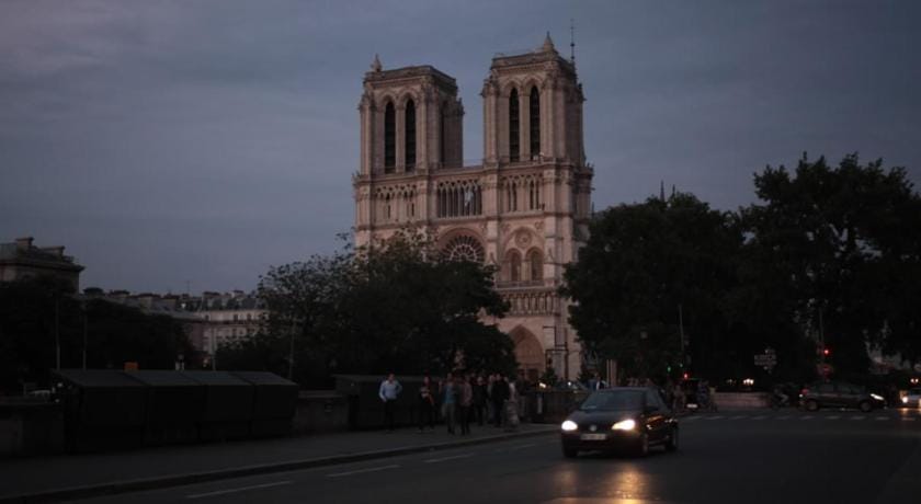 Saint Michel - Notre Dame Apartment in Paris