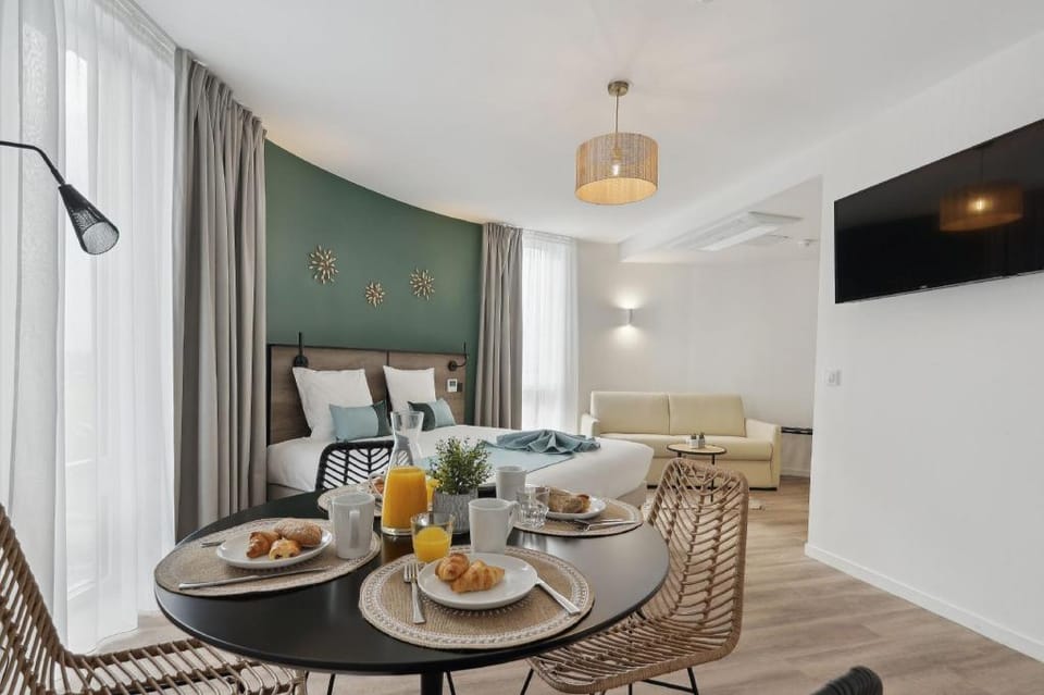 All Suites Appart Hôtel - Paris Ouest - Colombes Hotel in Le Havre