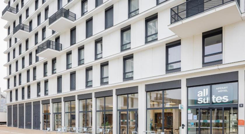 All Suites Appart Hotel - Le Havre Centre - Les docks Hotel in Le Havre