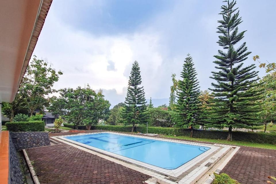 Urbanview Hotel Tridaya Cisarua Puncak Hotel in Cisarua