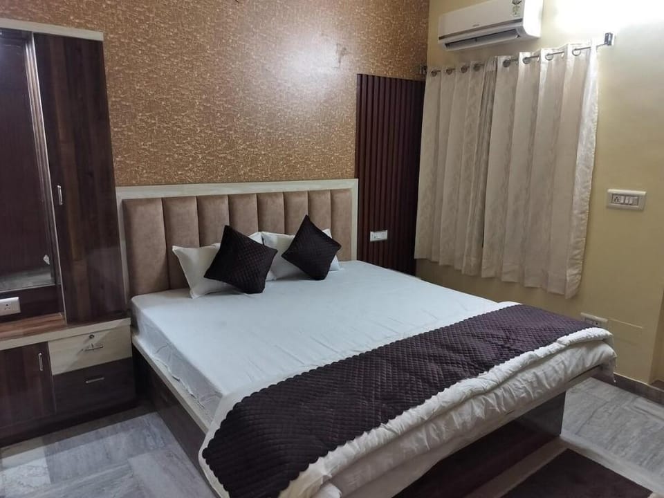 Amritik Stay with Steam Bath near WTP|GT|Airport Apartment in Jaipur