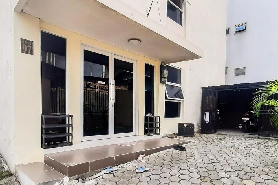 RedDoorz Syariah Near Transmart Mall Palembang Hotel in Indonesia