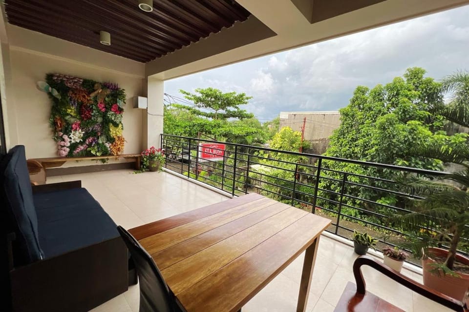 Sta Rosa Inn Iloilo powered by Cocotel Inn in Iloilo City