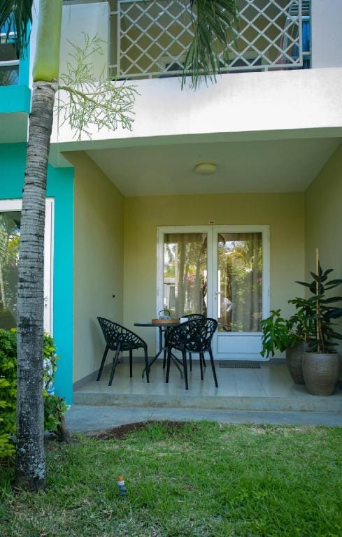 Tropical Getaway near the Beach Apartment in Flic en Flac