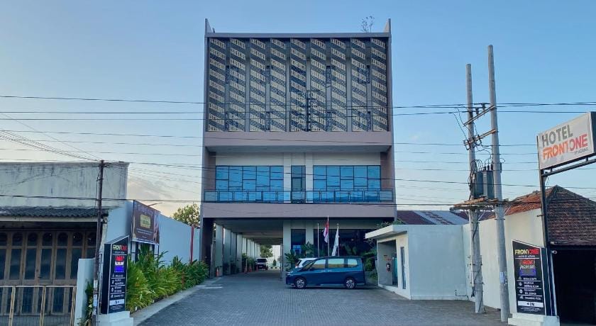 Front One Hotel Gombong Hotel in Indonesia