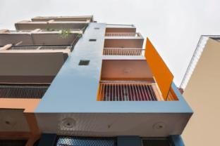 Lotus Stay -1 Min Walk in Nizamuddin Railway St Apartment in New Delhi