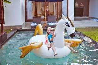 Lovely 3BR Private Pool Villa in Center Seminyak Villa in North Kuta