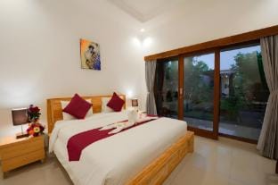 Beautiful 1BR with Pool in Center Canggu Vacation rental in North Kuta