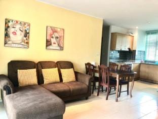 Seaview Condominium A12 Apartment in Chon Buri Changwat