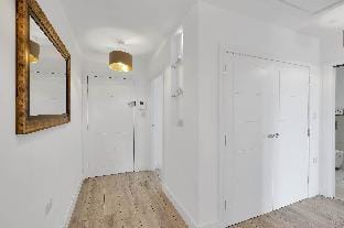 Aldenham Road Apartment 05 Next to Bushey Station Apartment in Watford