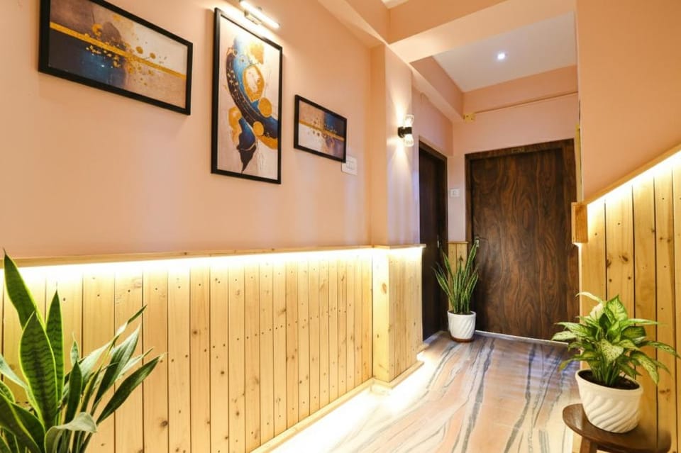 FabHotel The Golden Orchid - Hazra Road Hotel in Kolkata