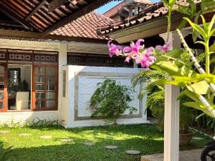 Bright airy private cozy suite with balcony Sanur Apartment in Denpasar