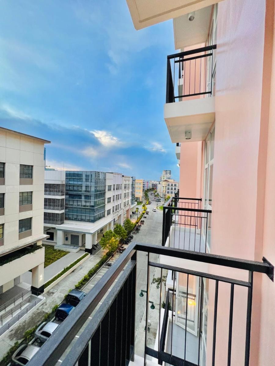 Saint Honore & Saint Dominique Apartment in Iloilo City
