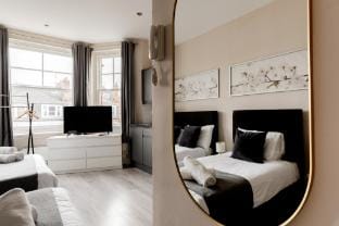 Fairhazel Gardens Studios Apartment in London Borough of Camden