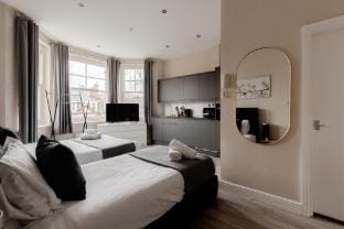 Fairhazel Gardens Studios Apartment in London Borough of Camden