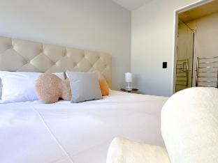 Charming 1BR Retreat next to UC Vacation rental in Christchurch
