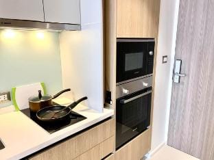 Perfect location# Pool#Gym@BTS/MRT&Max5ppl 55/17 Vacation rental in Bangkok