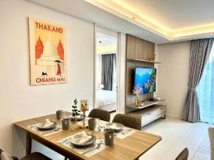 Perfect location# Pool#Gym@BTS/MRT&Max5ppl 55/17 Vacation rental in Bangkok
