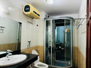 Nhà 345m2, 8 khách, 3 phòng ngủ, phố cổ trung tâm Vacation rental in Hanoi