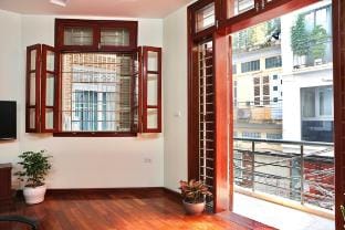 Nhà 345m2, 8 khách, 3 phòng ngủ, phố cổ trung tâm Vacation rental in Hanoi