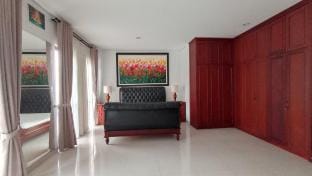 Treevilla Jagakarsa Vacation rental in South Jakarta City
