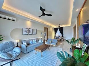 R&F Princess Cove•4Bedroom Sea View/7Pax/Bathtub Apartment in Johor Bahru