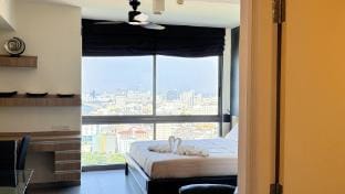 Unixx Hotel is very close to the pedestrian street Apartment in Pattaya City