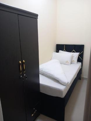 Four Stars HOSTEL Apartment in Dubai