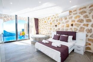Villa Royal 8 Deniz manzarasında günü batırdınız m Villa in Muğla Province