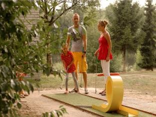Lodge in Bospark t Wolfsven with Garden Vacation rental in Limburg (province)