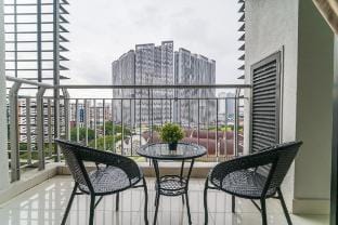 Relaxing Muji Retreat w/ Jacuzzi, Retro Games, MRT Vacation rental in Federal Territory of Kuala Lumpur