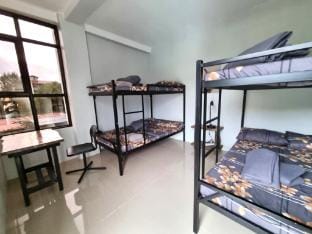 TrailBedz - 2 bedroom 4th Floor Apartment in Baguio