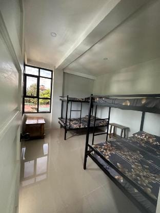 TrailBedz - 2 bedroom 4th Floor Apartment in Baguio