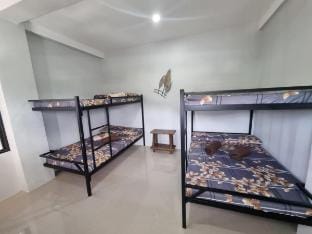 TrailBedz - 2 bedroom 3rd Floor Apartment in Baguio