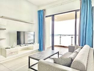Tropical Sea View Suites/Bay Laurel Country Garden Vacation rental in Johor Bahru