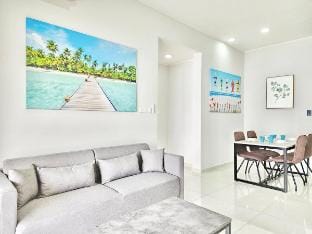 Tropical Sea View Suites/Bay Laurel Country Garden Vacation rental in Johor Bahru