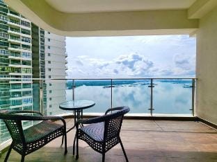 Sea View Lovell Suite/Netflix Country Garden Vacation rental in Johor Bahru