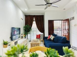 BM 大山脚 11 Pax Single Storey Semi-D 5-min Aeon Mall Vacation rental in Penang