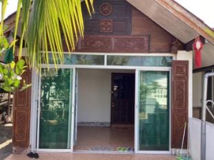 Saraphi Houses Vacation rental in Thailand