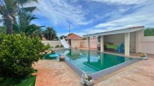 บ้าน 20 แฟมีลี่ Villa in Chon Buri Changwat