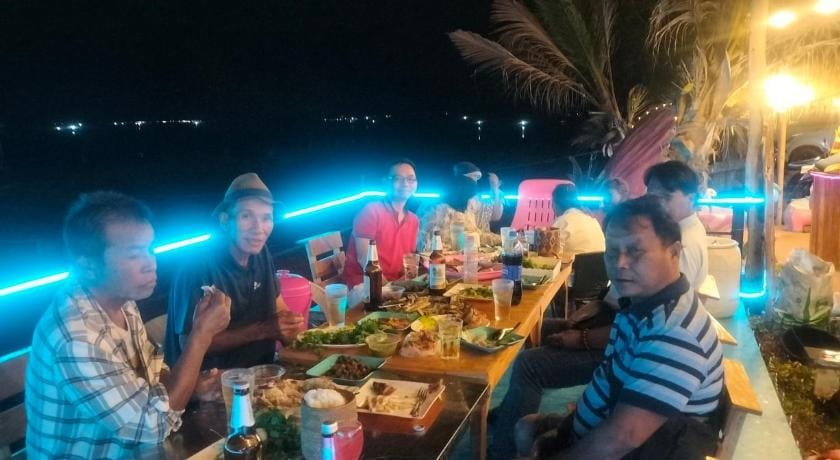 Inthanon Camping, Sirinthorn Dam Hotel in Laos