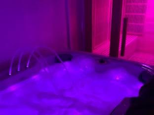 Relaxing Getaway With  Hot Tub  Sauna Sleeps 6 Vacation rental in Brighton