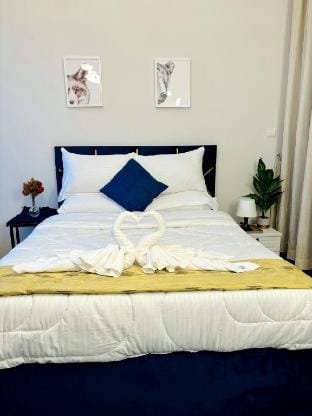 Stunning Studio w/ rooftop pool+Terrace + Gym Apartment in Dubai