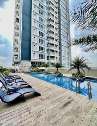 Delipark Mall 3BR 3Bath • 8+2 Pax • @Empire Tower Apartment in Indonesia