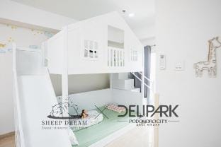 Delipark Mall 3BR 3Bath • 8+2 Pax • @Empire Tower Apartment in Indonesia
