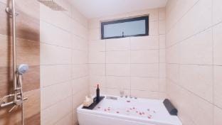 JB 2-5 pax Romantic Cozy Suite near Midvalley Apartment in Johor Bahru