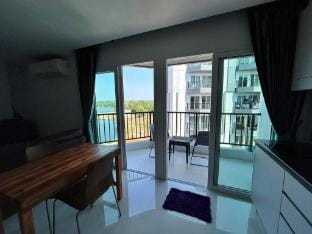 Mantra Condo M0168 Apartment in Chon Buri Changwat