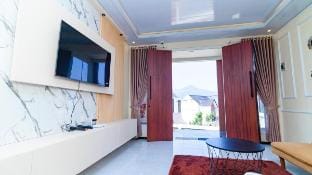Villa Panderman 58 with Private Pool and Karaoke Villa in Batu