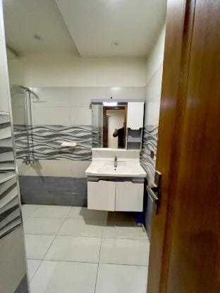 Cozy 1BR Apartment Safe & Sound Apartment in Lahore