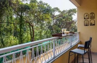 tisyastays | Pink Door 1BHK Apartment  Apartment in Candolim